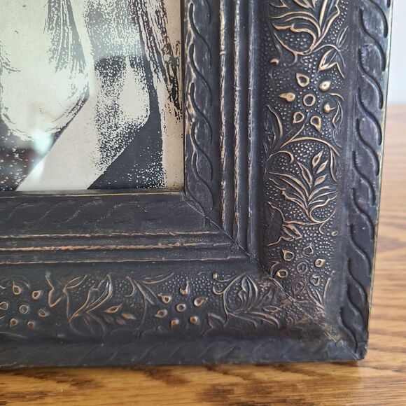 Vintage Distressed Floral Embossed 4x6 Photo Frame Pier One World Market Vibe - Picture 6 of 10